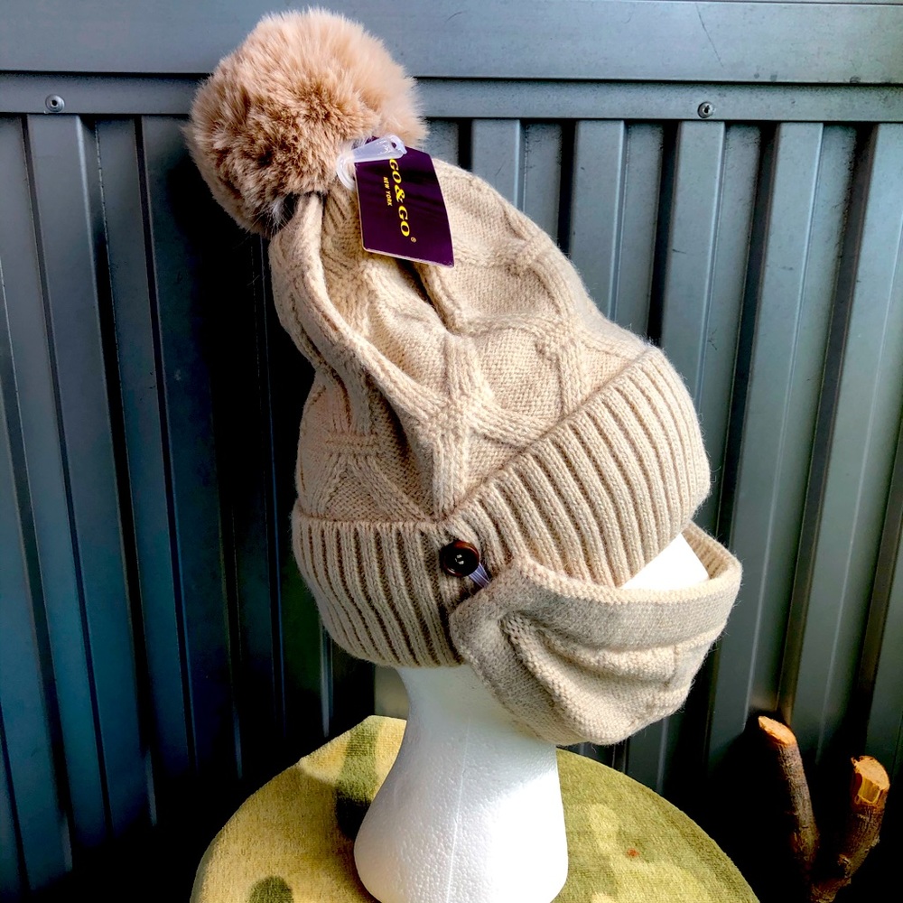 POM POM BEANIE